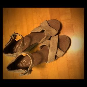 Toms Wedges